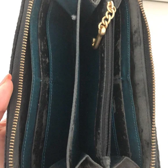 Juicy Couture wallet 🖤 - Picture 4 of 7